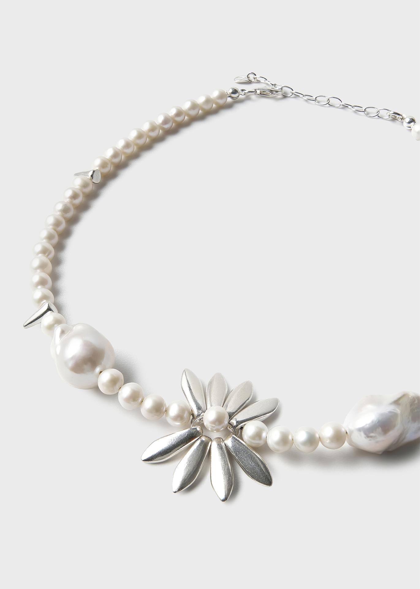 Silver necklace with pearls and a floral pendant – elegant women's jewelry