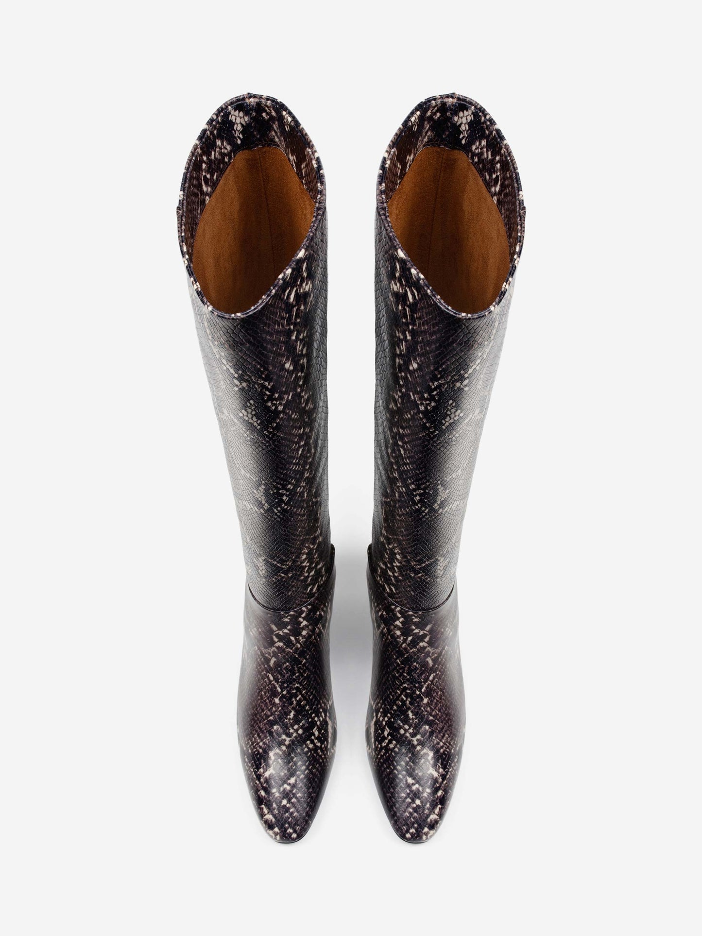 7b77ad898700174a26d5d151f26b26d9