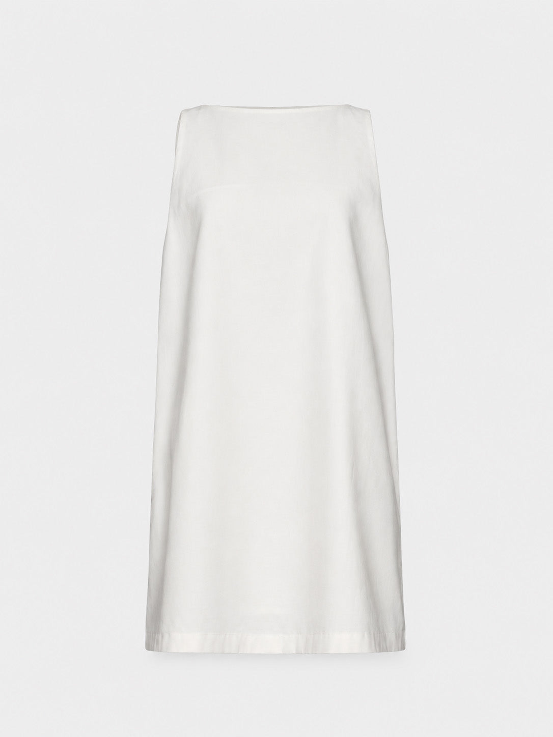 Krótka sukienka ELOA off-white – widok z przodu, prosty fason i dekolt łódkowy, kolekcja Mariety Żukowskiej x Muuv, beetles.shop.
