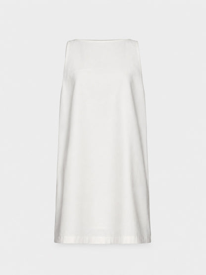 Krótka sukienka ELOA off-white – widok z przodu, prosty fason i dekolt łódkowy, kolekcja Mariety Żukowskiej x Muuv, beetles.shop.