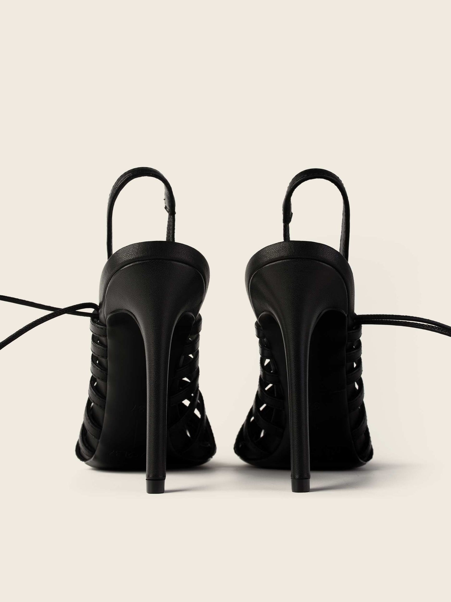 Sandały na obcasie GIGI czarne