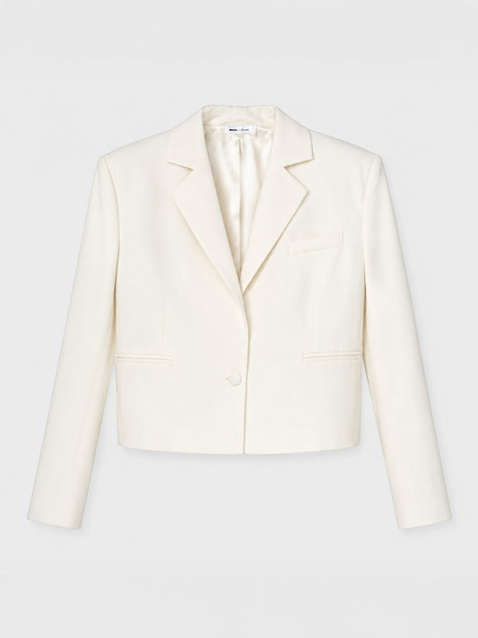 Marynarka cropped NAIA buttermilk z poszerzoną linią ramion, kolekcja Mariety Żukowskiej dla Muuv, dostępna na beetles.shop.