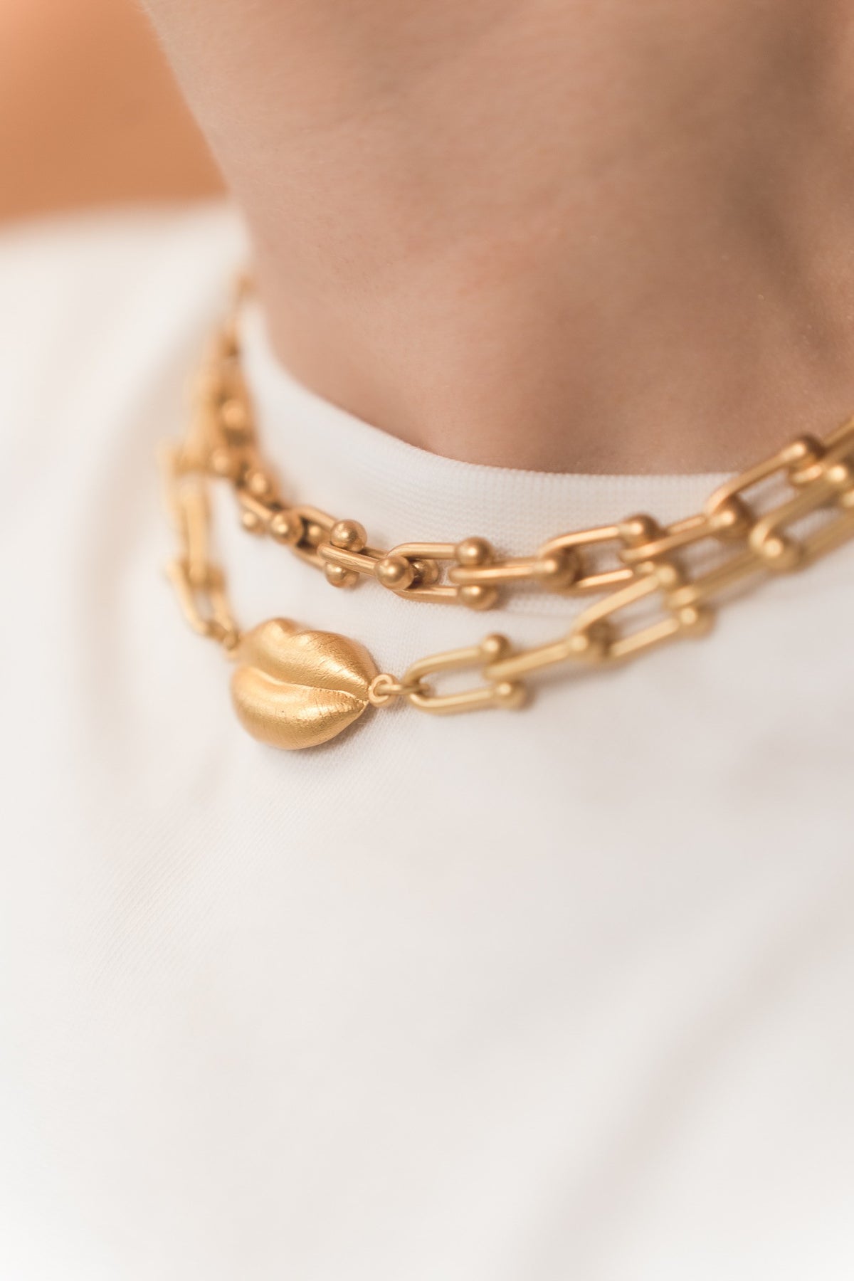 choker bacio zloty-zblizenie